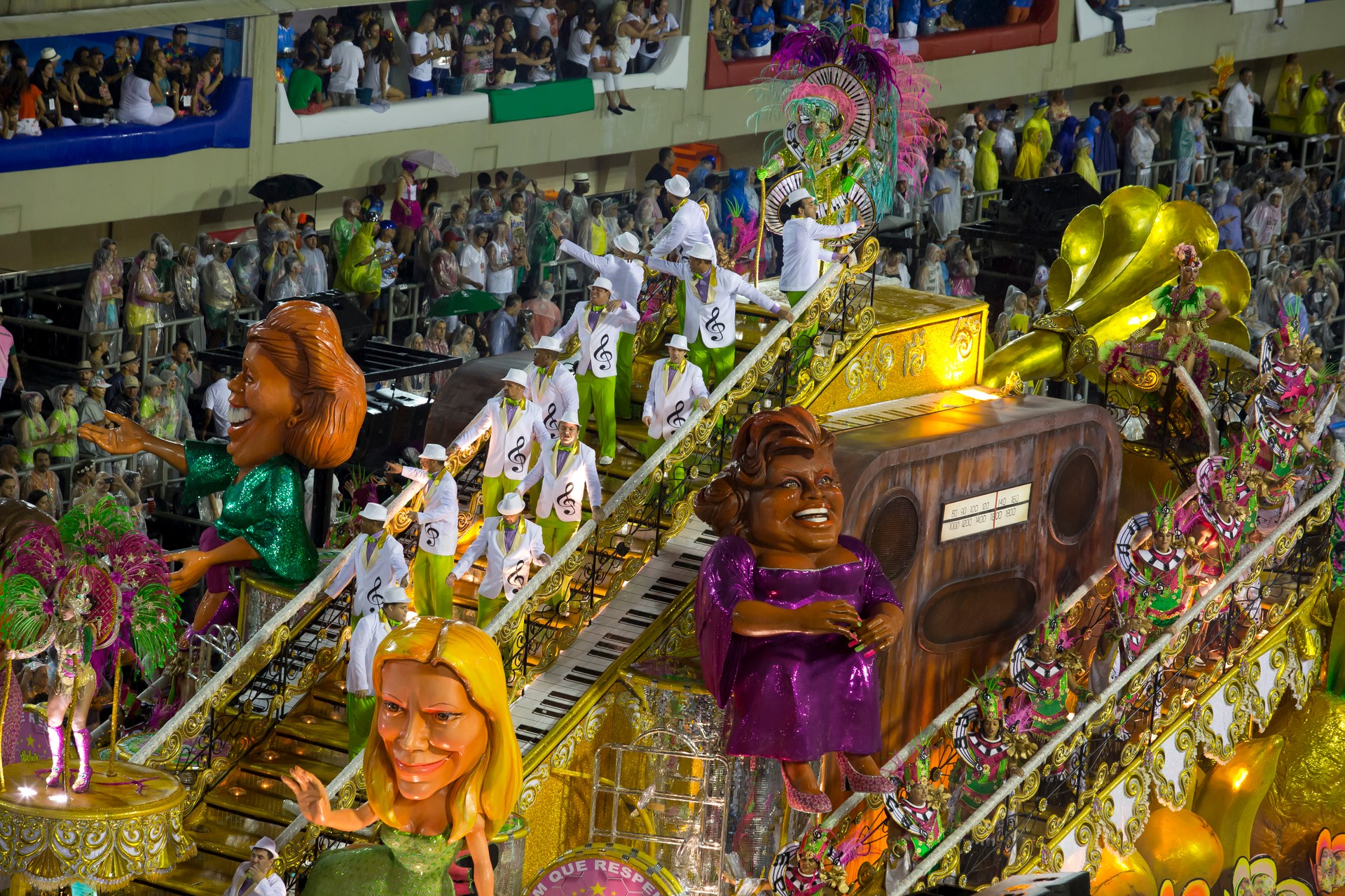 Samba school presentation in Sambodrome, Rio de Janeiro carnival